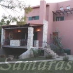 Μονοκατοικία με όμορφο κήπο