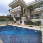 Πολυτελής κατοικία με απεριόριστη θέα